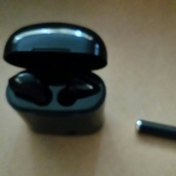 Brand New Black Wireless Earbuds - Picture 6 of 6